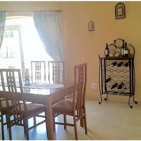 Two Bedrooms Apartment Near The Sea St. Paul's Bay